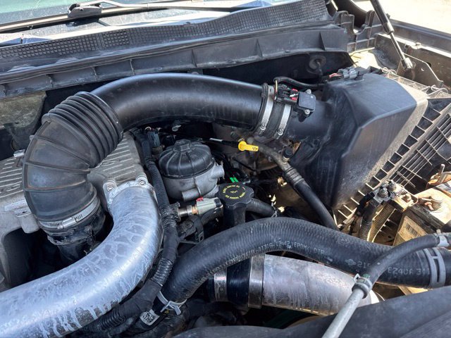 Used 2018 Nissan Titan SV AWD/4WD image 8