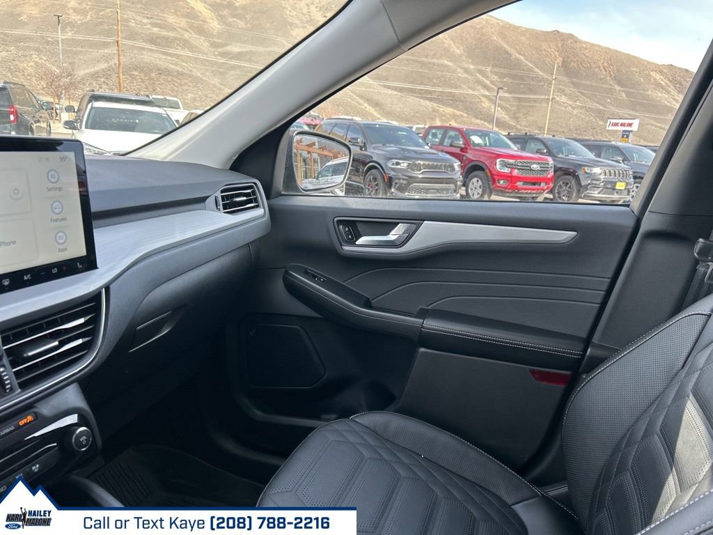Used 2024 Ford Escape SE w/ PHEV Premium Package image 40