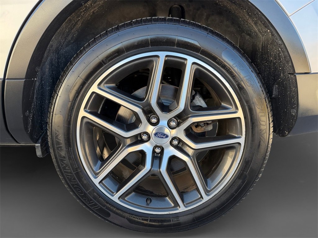 Used 2019 Ford Explorer Sport image 11