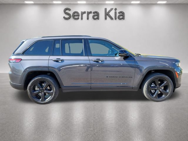Used 2024 Jeep Grand Cherokee Altitude AWD/4WD image 6