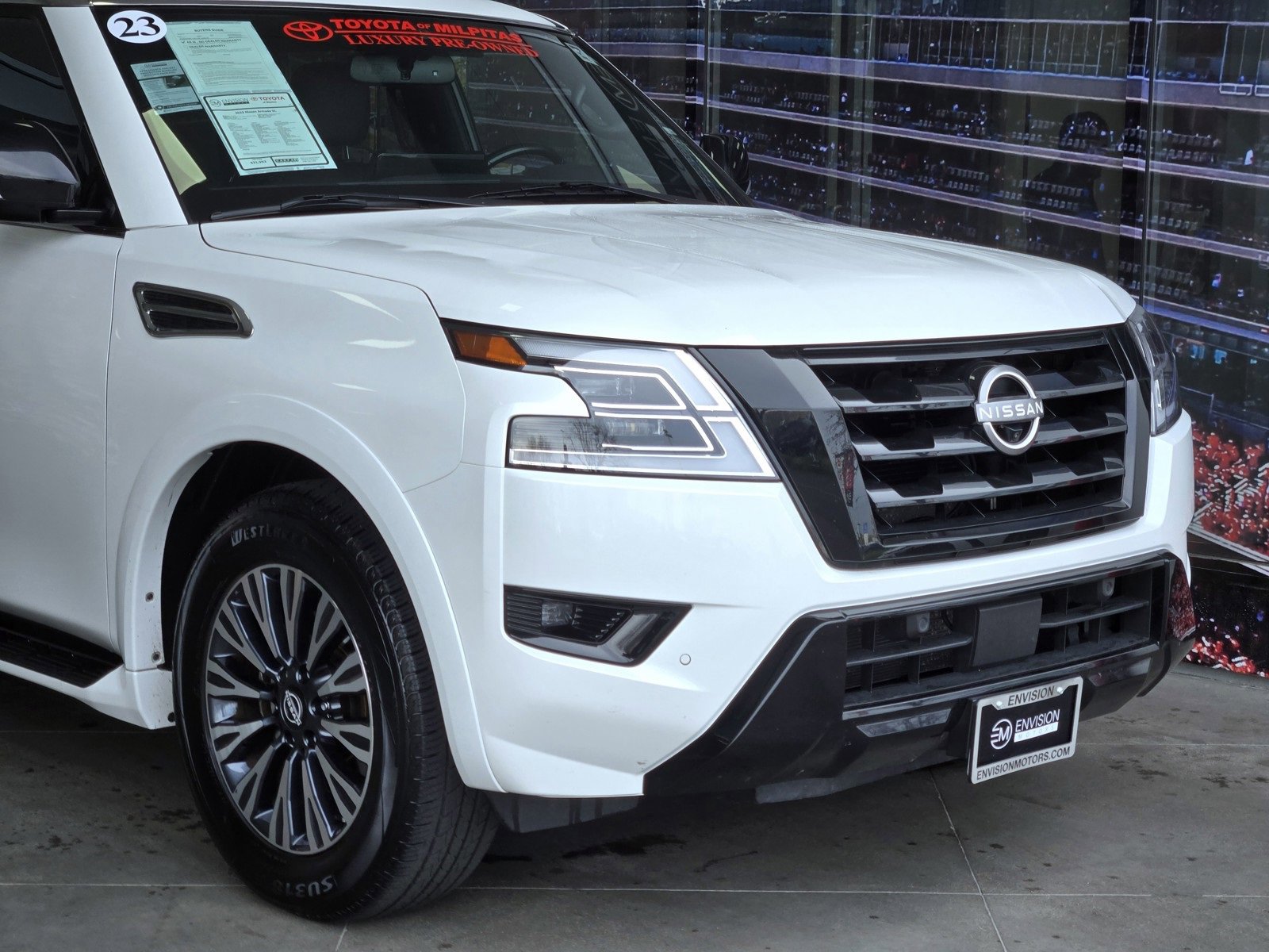 Used 2023 Nissan Armada SL w/ Midnight Edition Package image 2