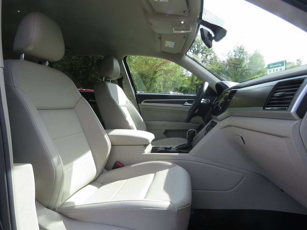 Used 2022 Volkswagen Atlas SE w/ Black Wheel Package image 14