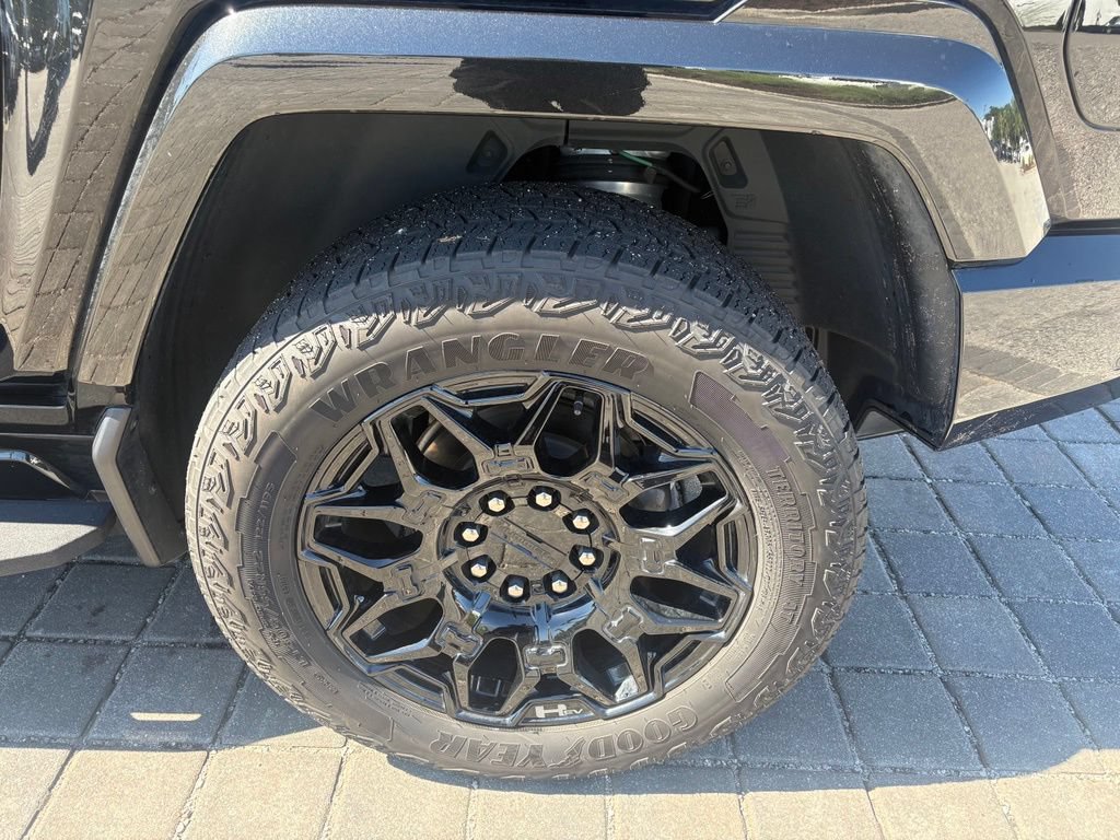 Used 2024 GMC Hummer EV 2X AWD/4WD image 9