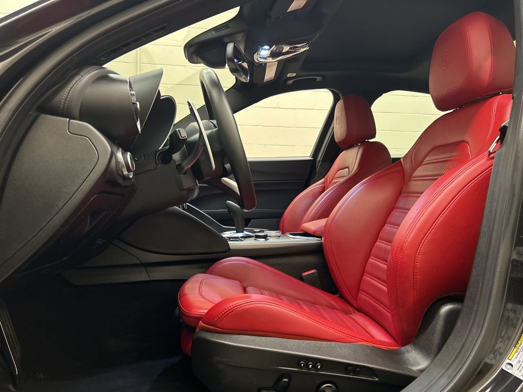 Used 2024 Alfa Romeo Giulia Veloce image 7