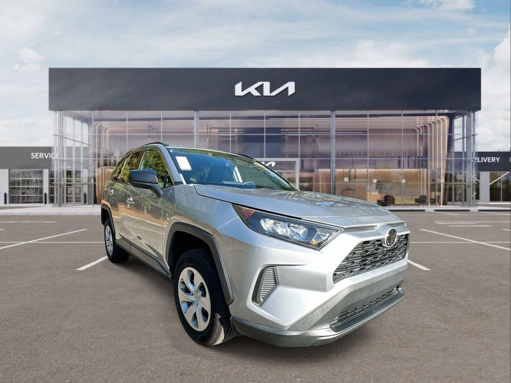 Used 2021 Toyota RAV4 LE image 2