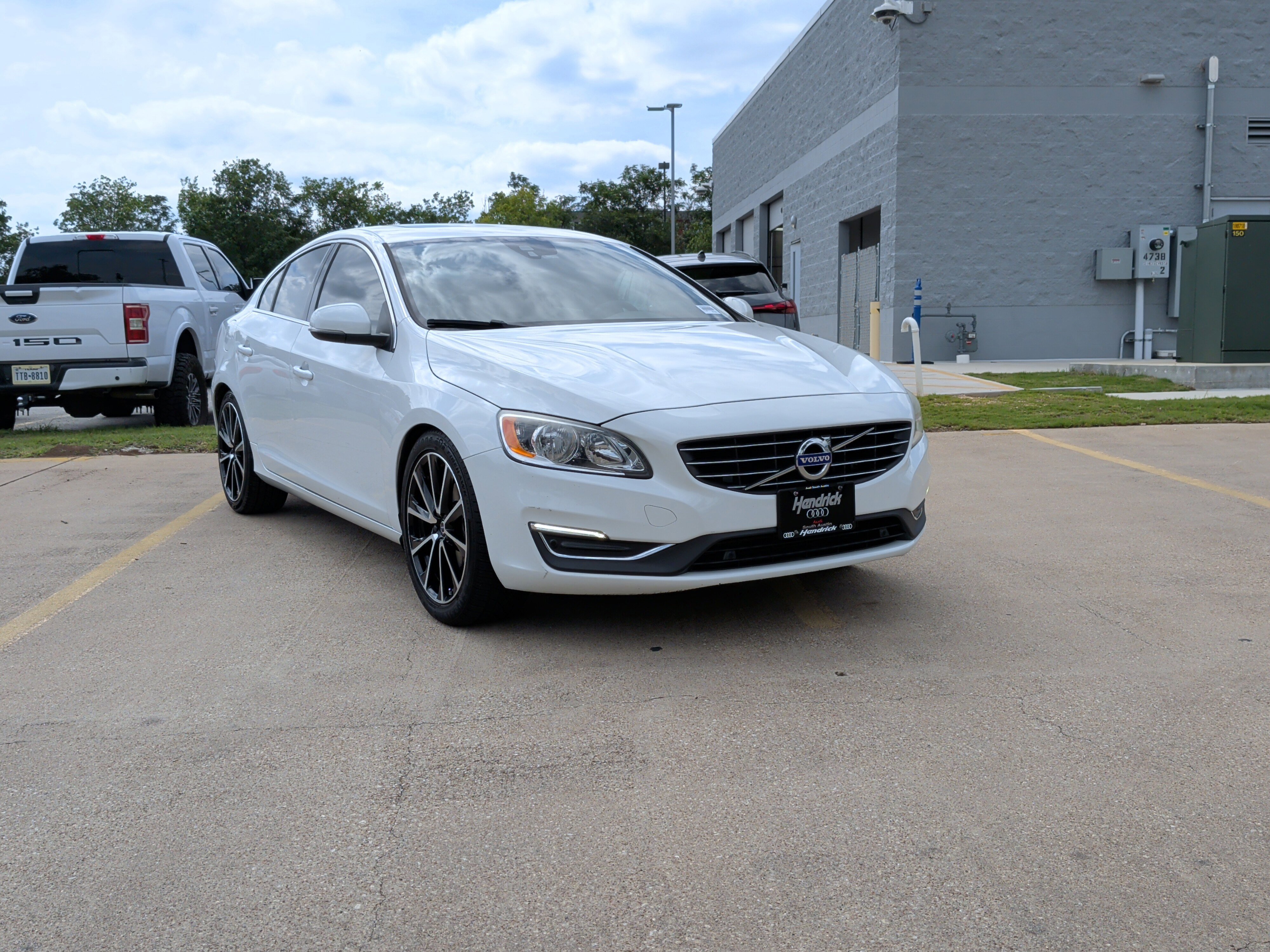 Used 2016 Volvo S60 T5 Premier w/ Convenience Package FWD image 2
