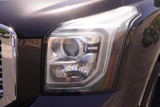 Used 2018 GMC Yukon Denali RWD image 3