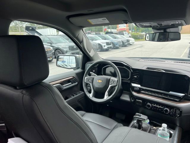 Used 2026 Chevrolet Silverado 1500 LT AWD/4WD image 6