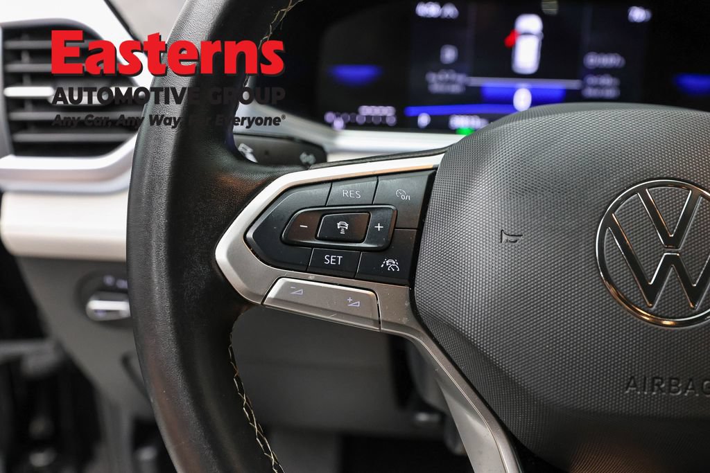 Used 2025 Volkswagen Taos SE AWD/4WD image 15