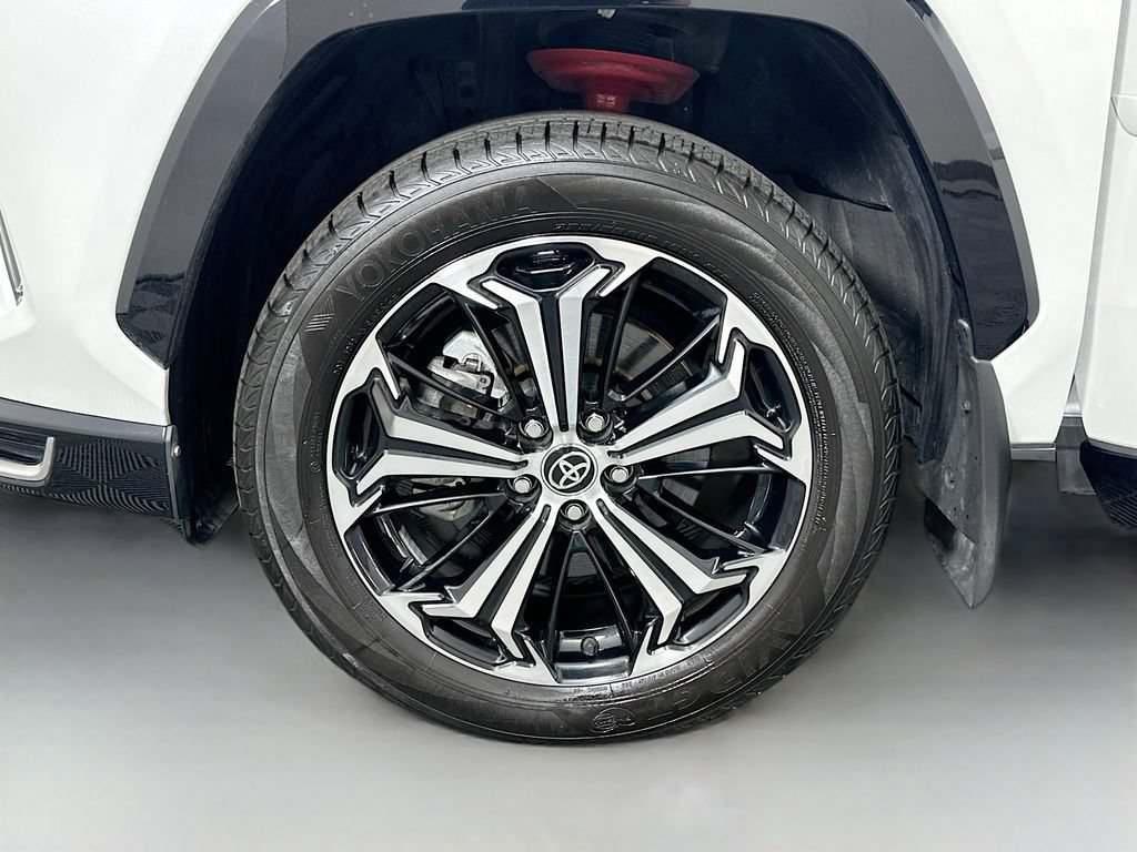 Certified 2025 Toyota RAV4 XSE AWD/4WD image 32