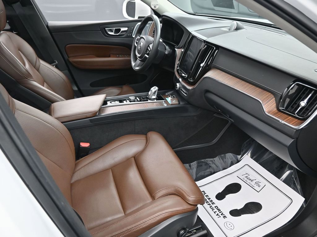 Used 2019 Volvo XC60 T8 Inscription w/ Advanced Package image 32