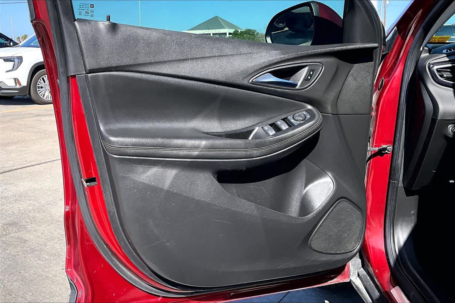 Used 2023 Buick Encore GX Preferred FWD image 38