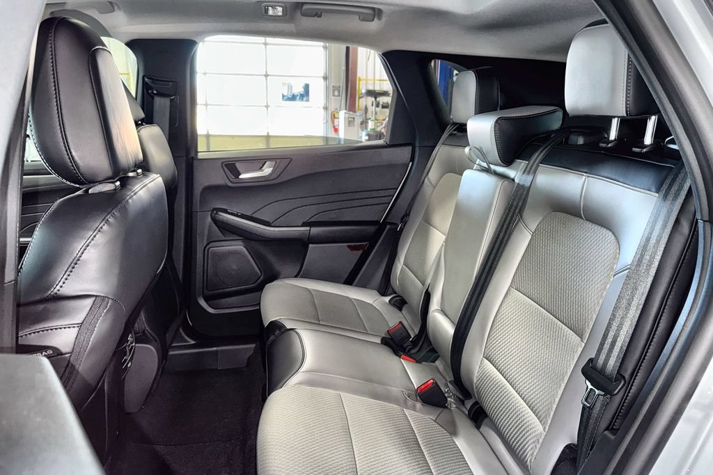 New 2025 Ford Escape SE FWD image 27
