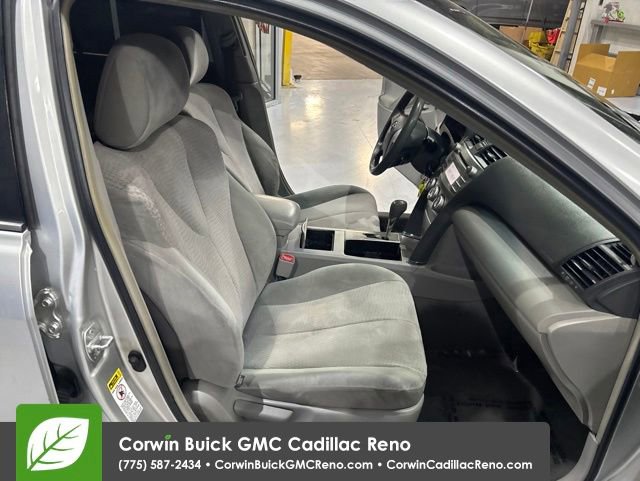 Used 2011 Toyota Camry LE FWD image 34