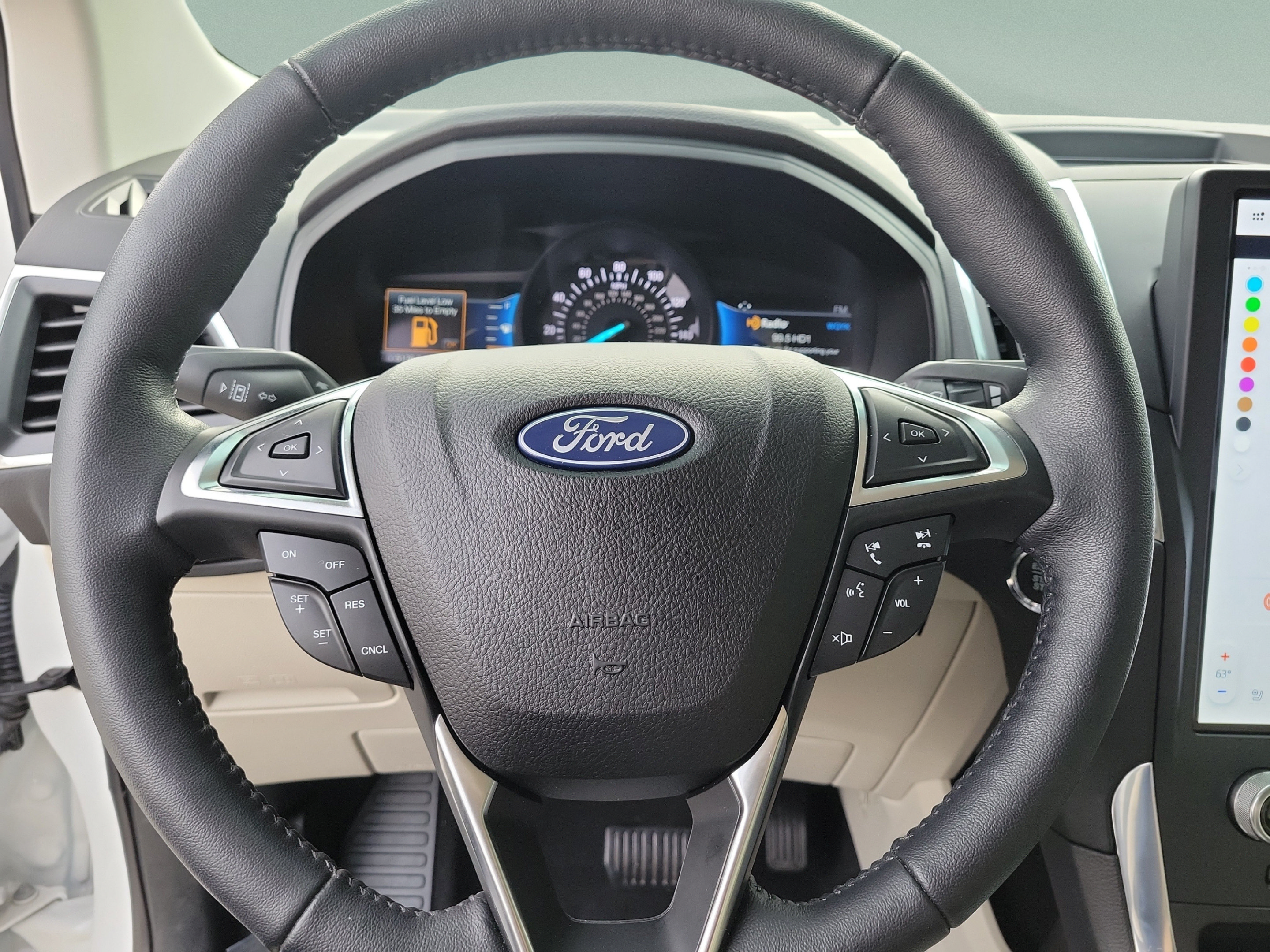 Used 2023 Ford Edge Titanium AWD/4WD image 18