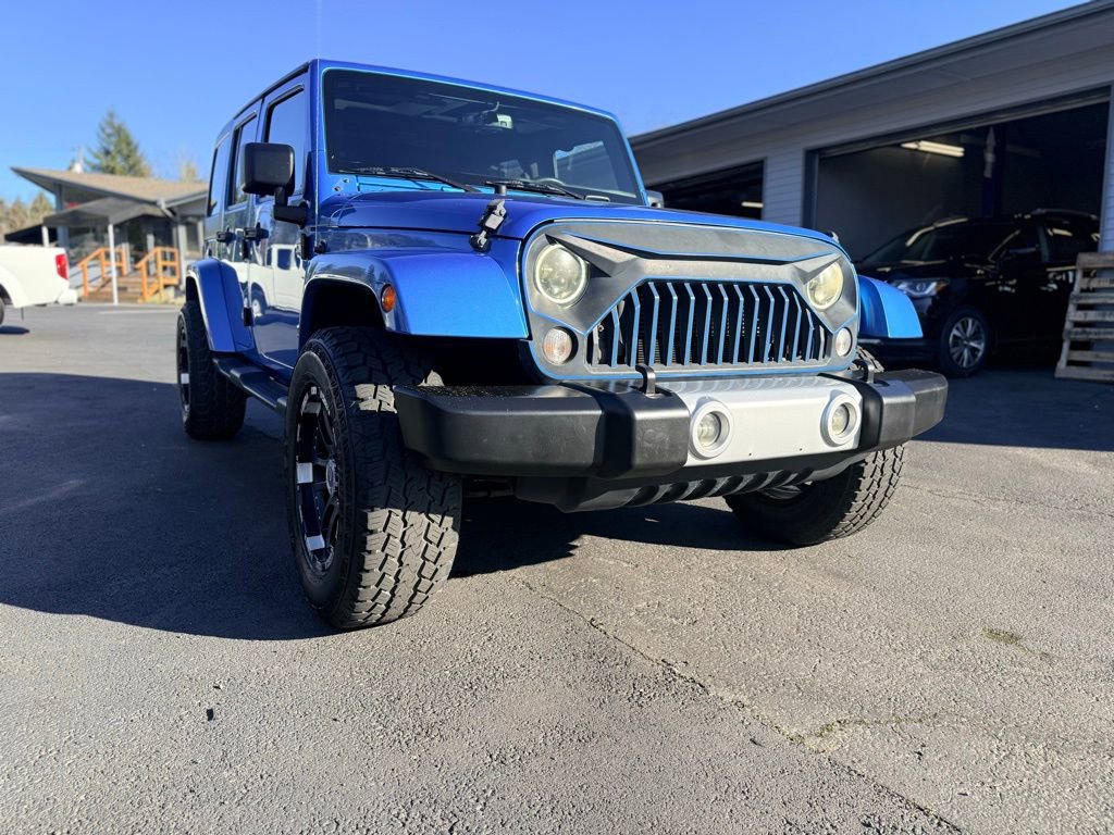 Used 2015 Jeep Wrangler Unlimited Sahara w/ Connectivity Group image 7