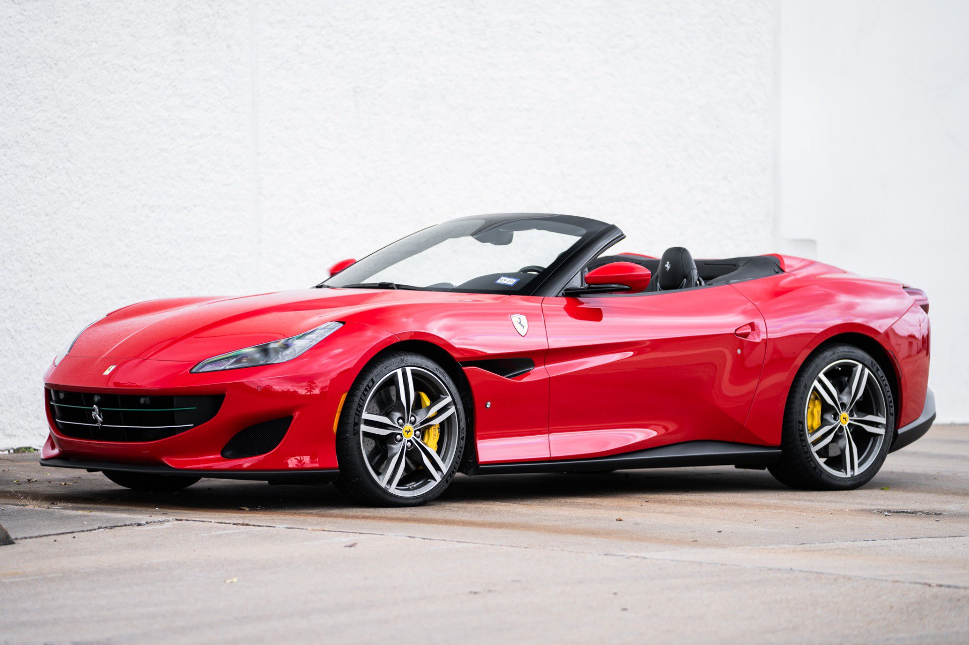 Used 2019 Ferrari Portofino RWD image 12