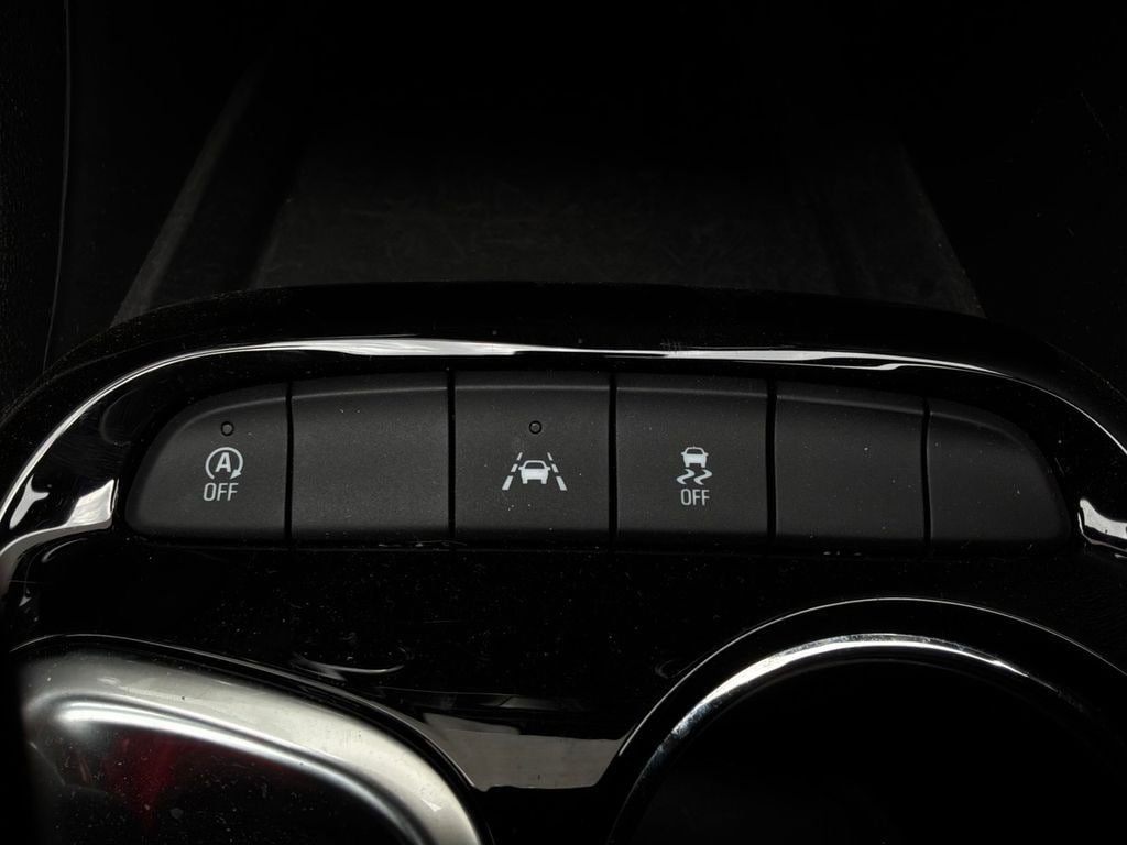 Used 2025 Buick Encore GX Preferred FWD image 22