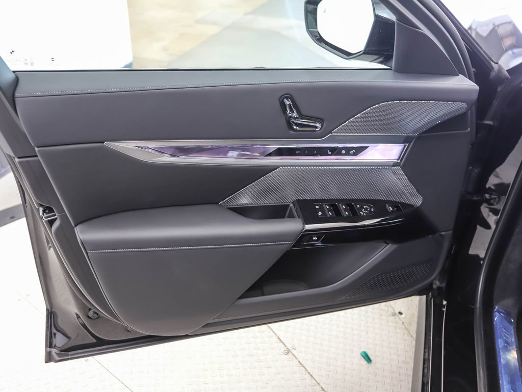 New 2025 BMW i7 xDrive60 image 9