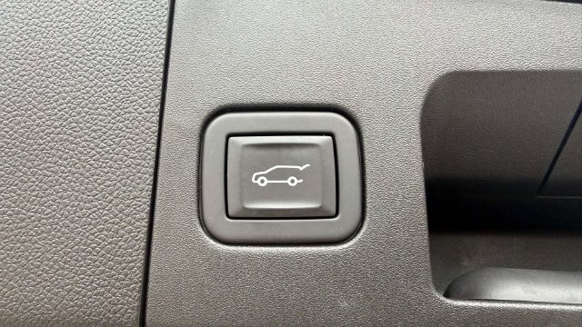 Certified 2025 Cadillac XT4 Premium Luxury AWD/4WD image 53