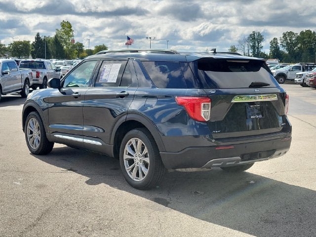 Certified 2023 Ford Explorer XLT w/ Equipment Group 202A AWD/4WD image 3