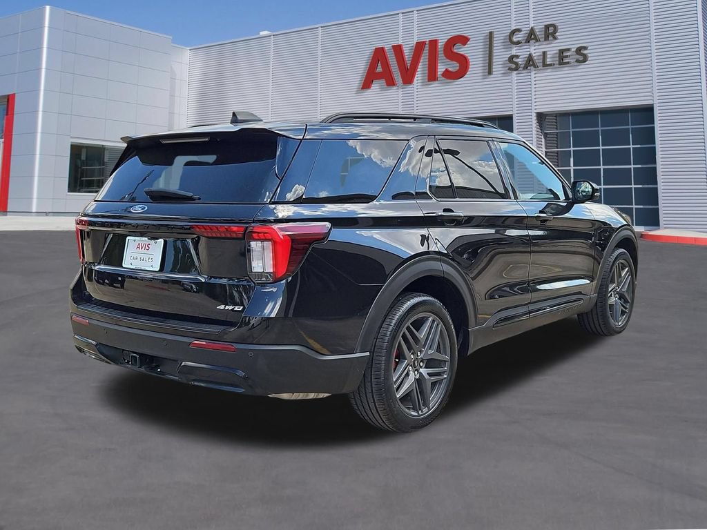 Used 2025 Ford Explorer ST-Line w/ ST-Line Street Pack AWD/4WD image 6