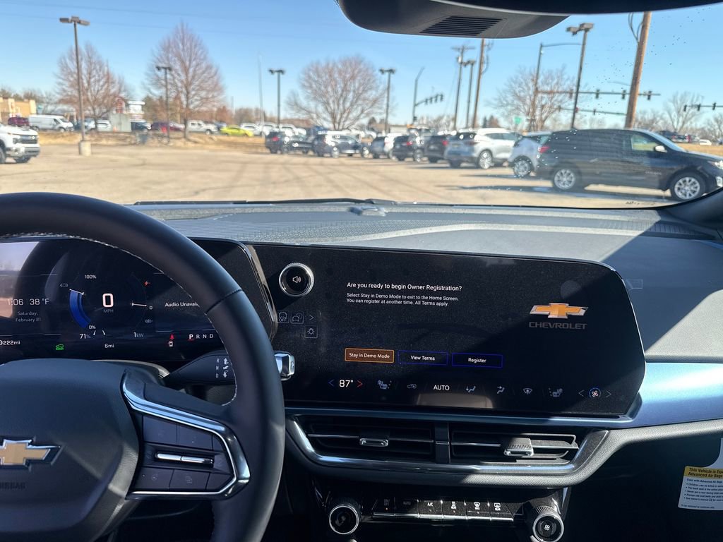 New 2026 Chevrolet Equinox EV LT AWD/4WD image 17