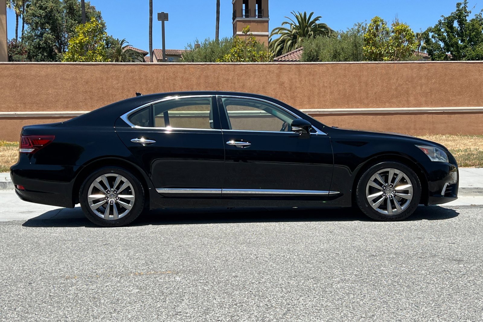 Used 2013 Lexus LS 460 460 image 3