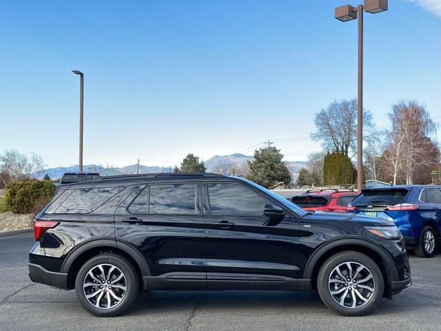 New 2026 Ford Explorer ST-Line image 2