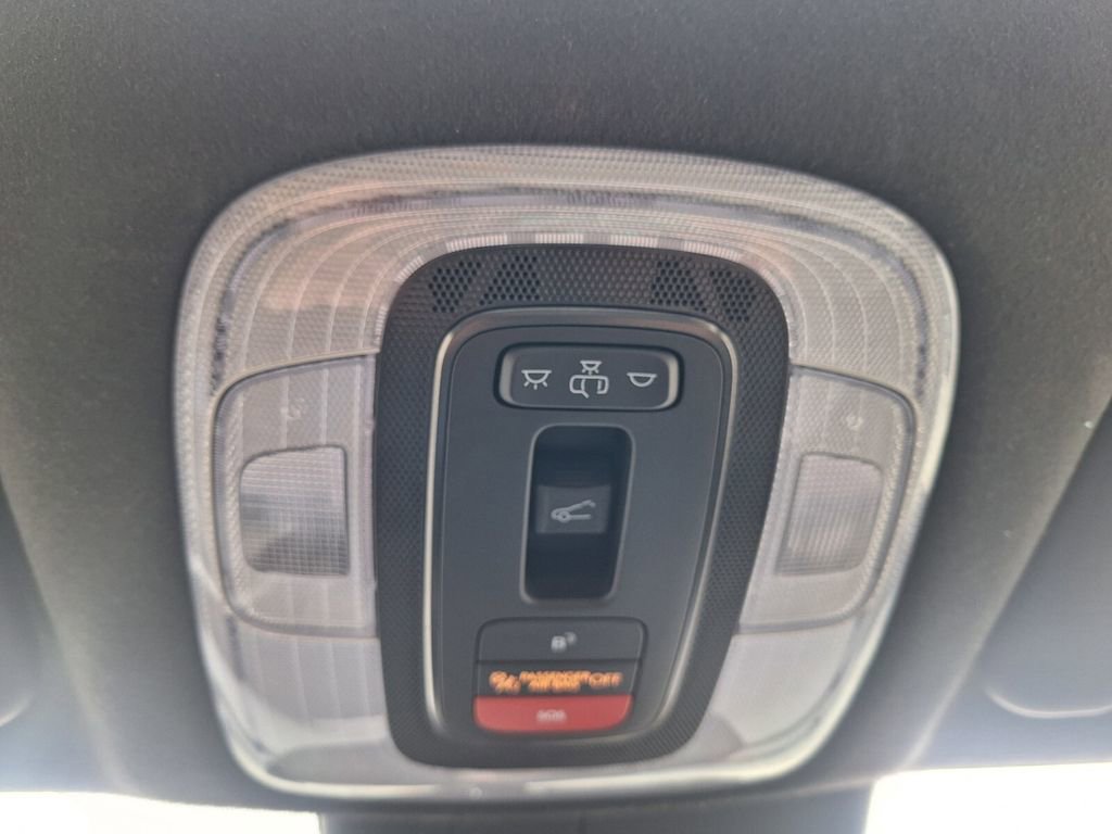 Used 2025 Hyundai Elantra Limited image 20