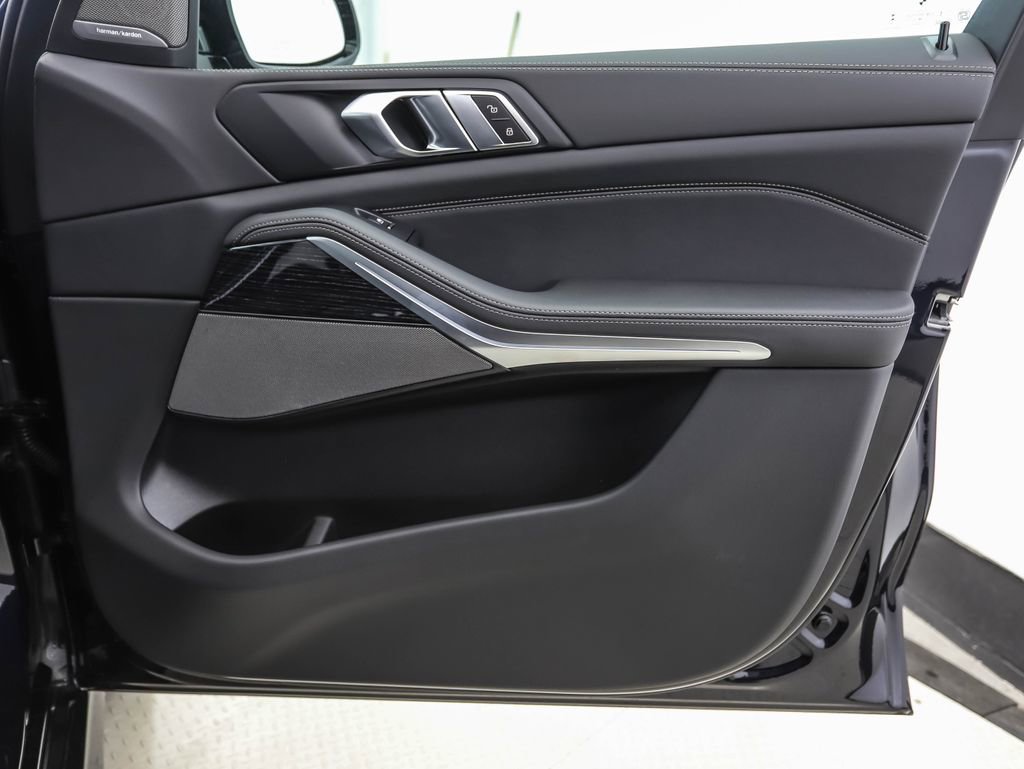 New 2026 BMW X5 xDrive40i w/ M Sport Package image 29