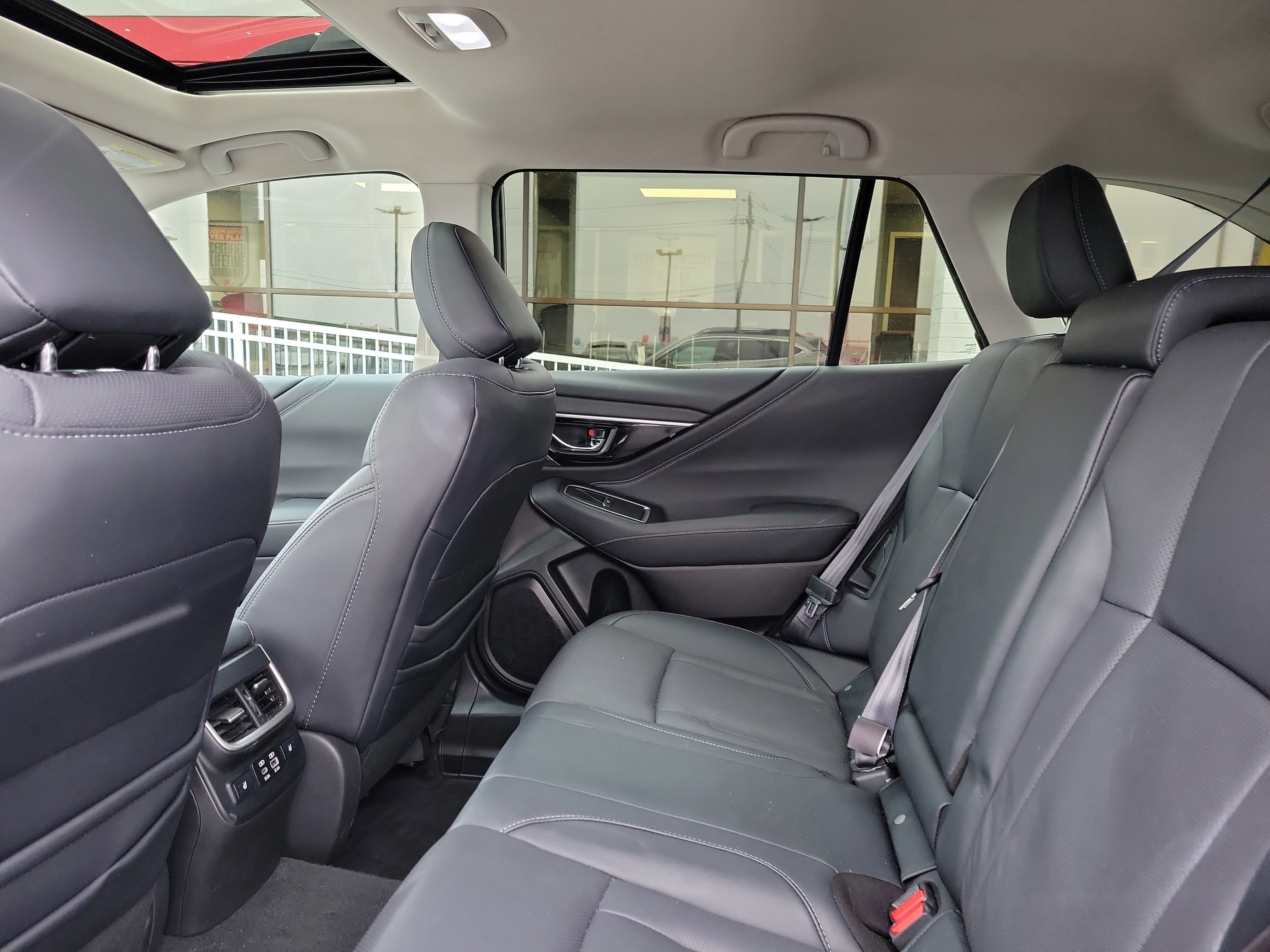 Used 2023 Subaru Outback Limited image 11