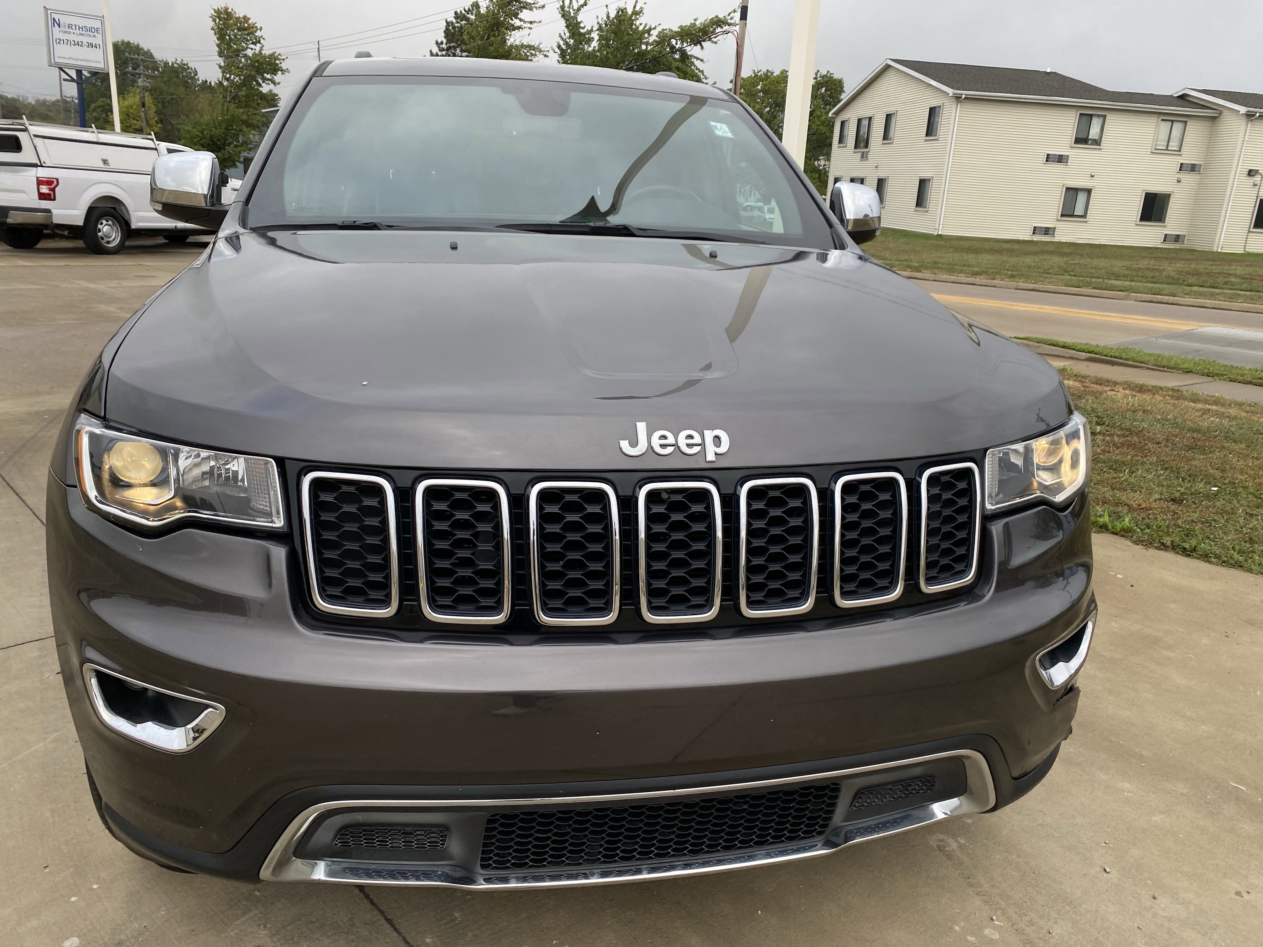 Used 2021 Jeep Grand Cherokee Limited image 17