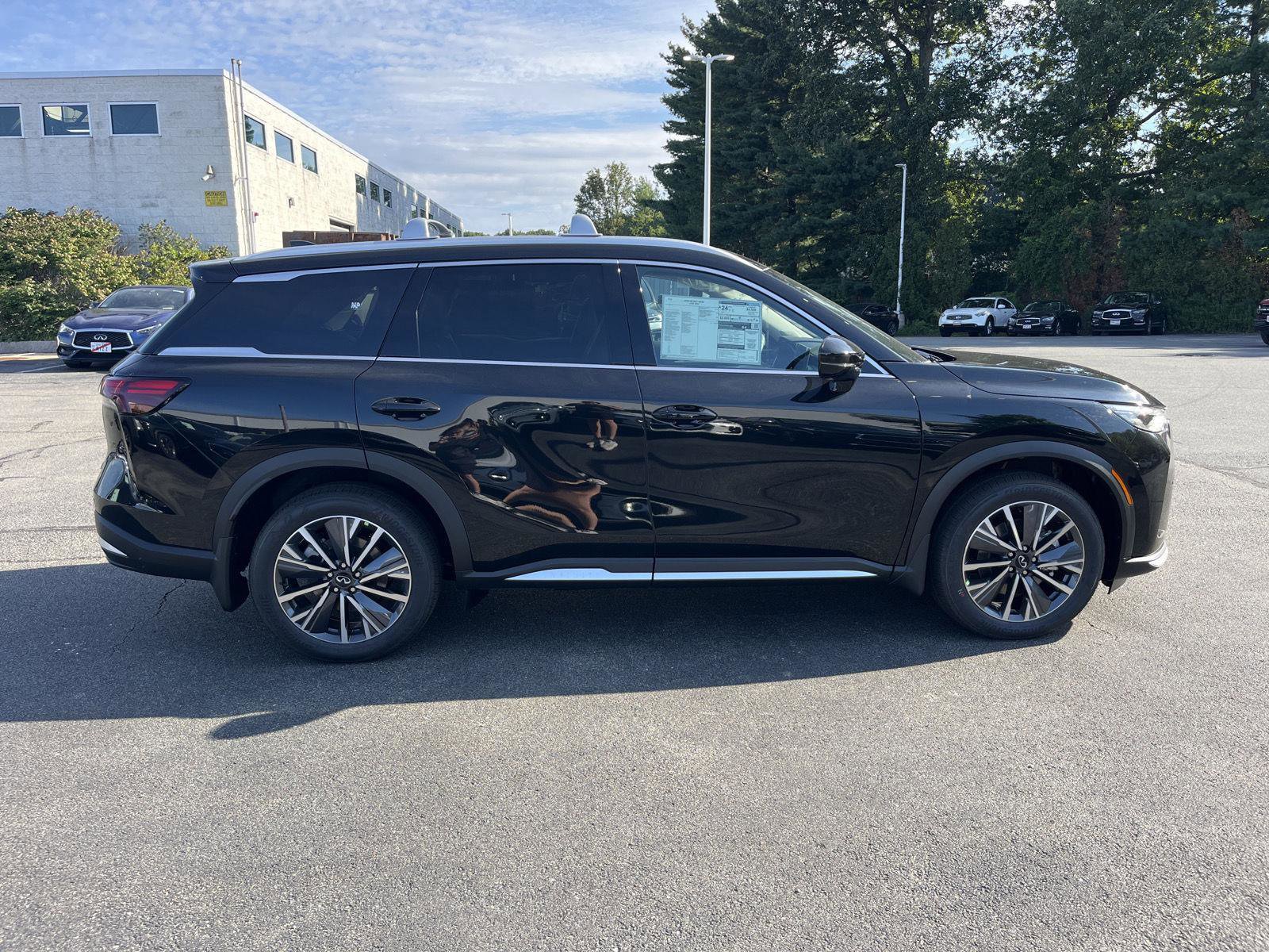 New 2026 INFINITI QX60 Luxe w/ Cargo Package image 2