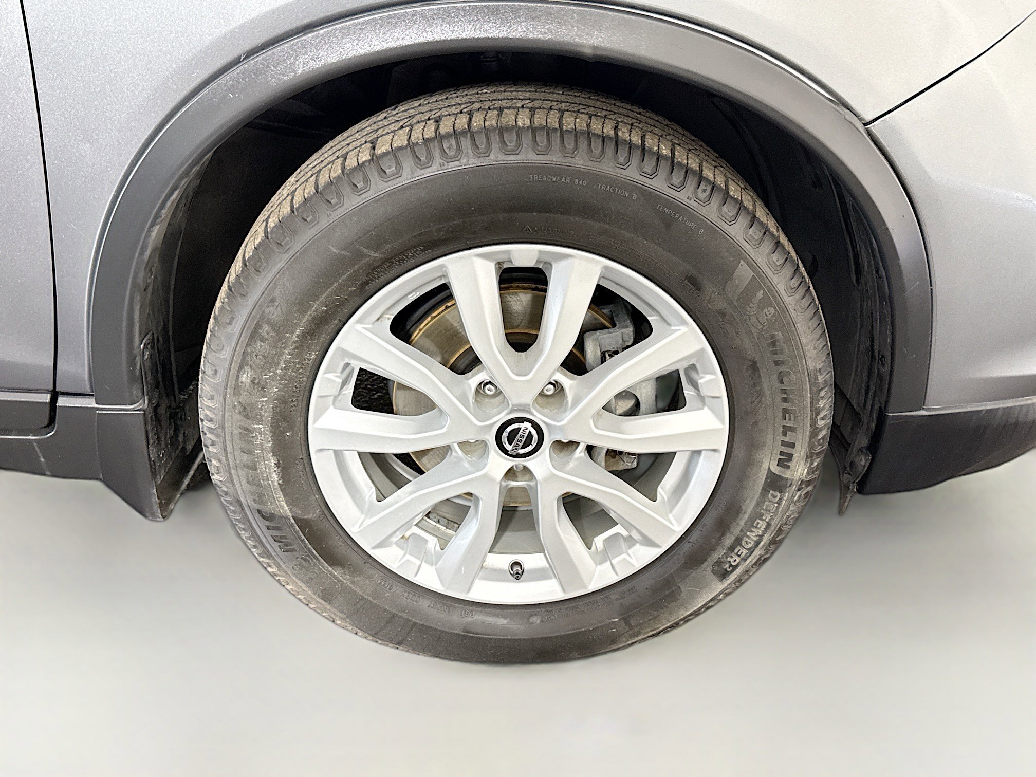 Used 2018 Nissan Rogue SV w/ Sun & Sound Touring Package image 32