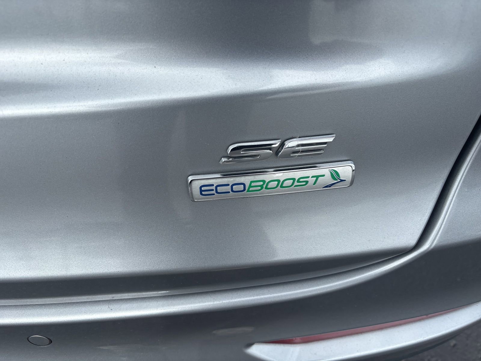 Used 2020 Ford Fusion SE FWD image 4