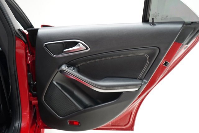 Used 2018 Mercedes-Benz CLA 250 4MATIC image 33