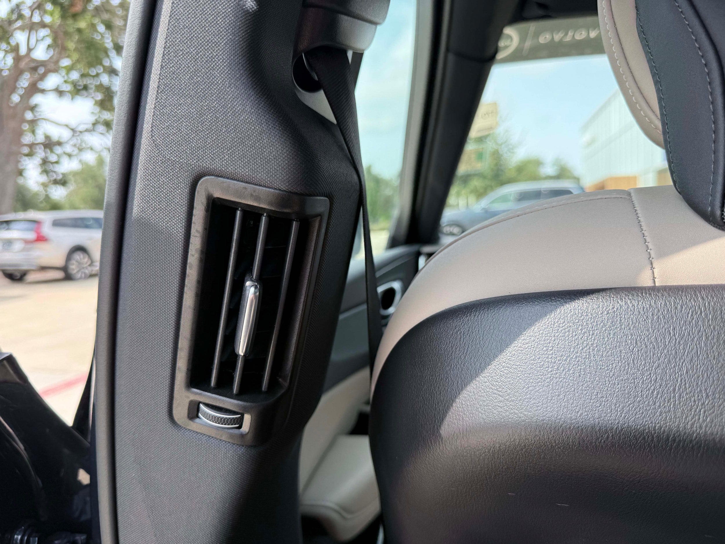 Certified 2026 Volvo XC60 B5 Plus AWD/4WD image 17