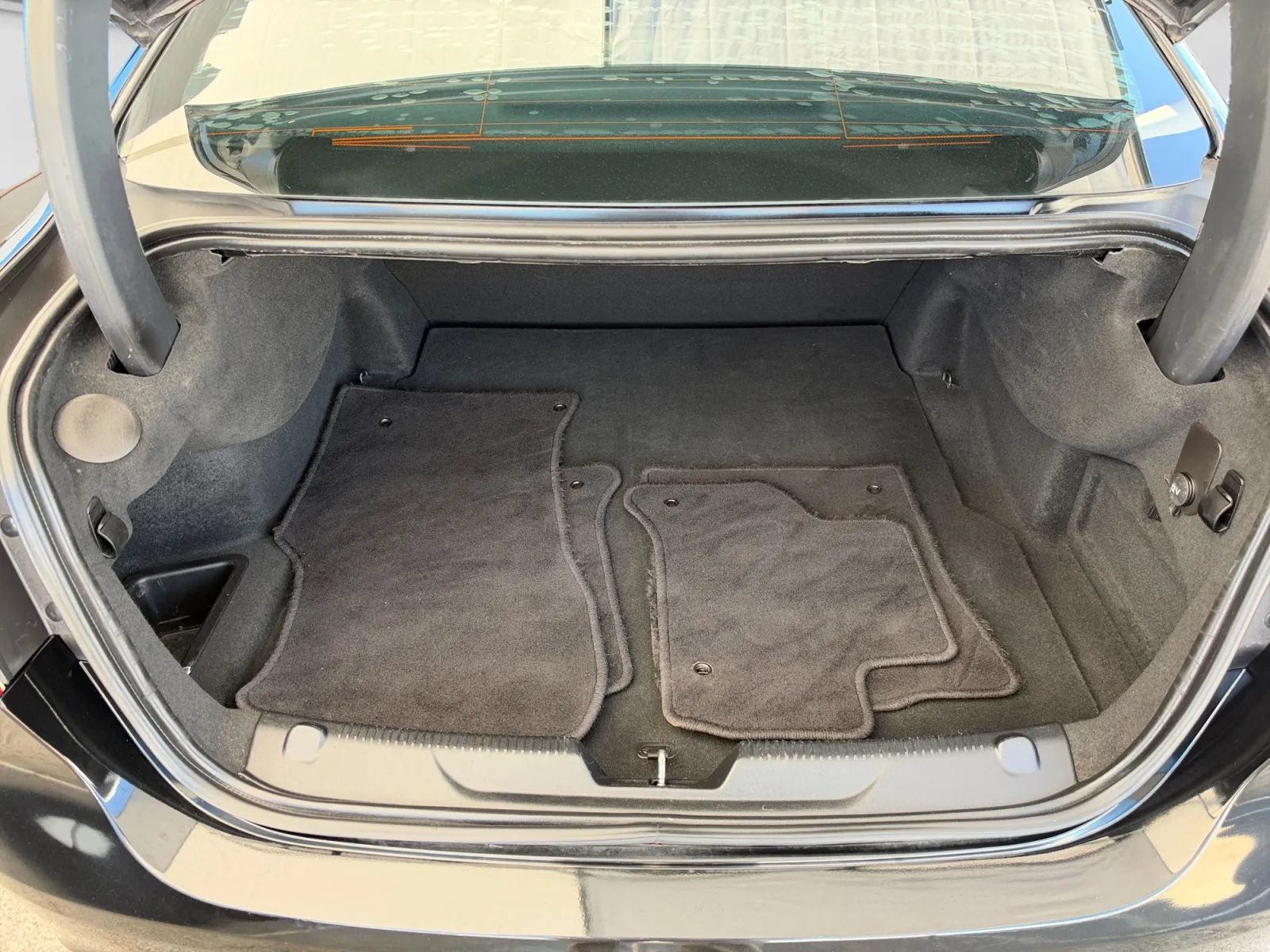 Used 2017 Jaguar XE RWD image 18