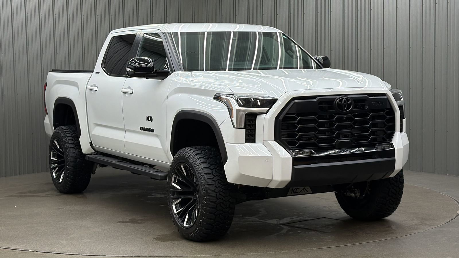 Used 2025 Toyota Tundra Limited w/ TRD Off-Road Package image 7