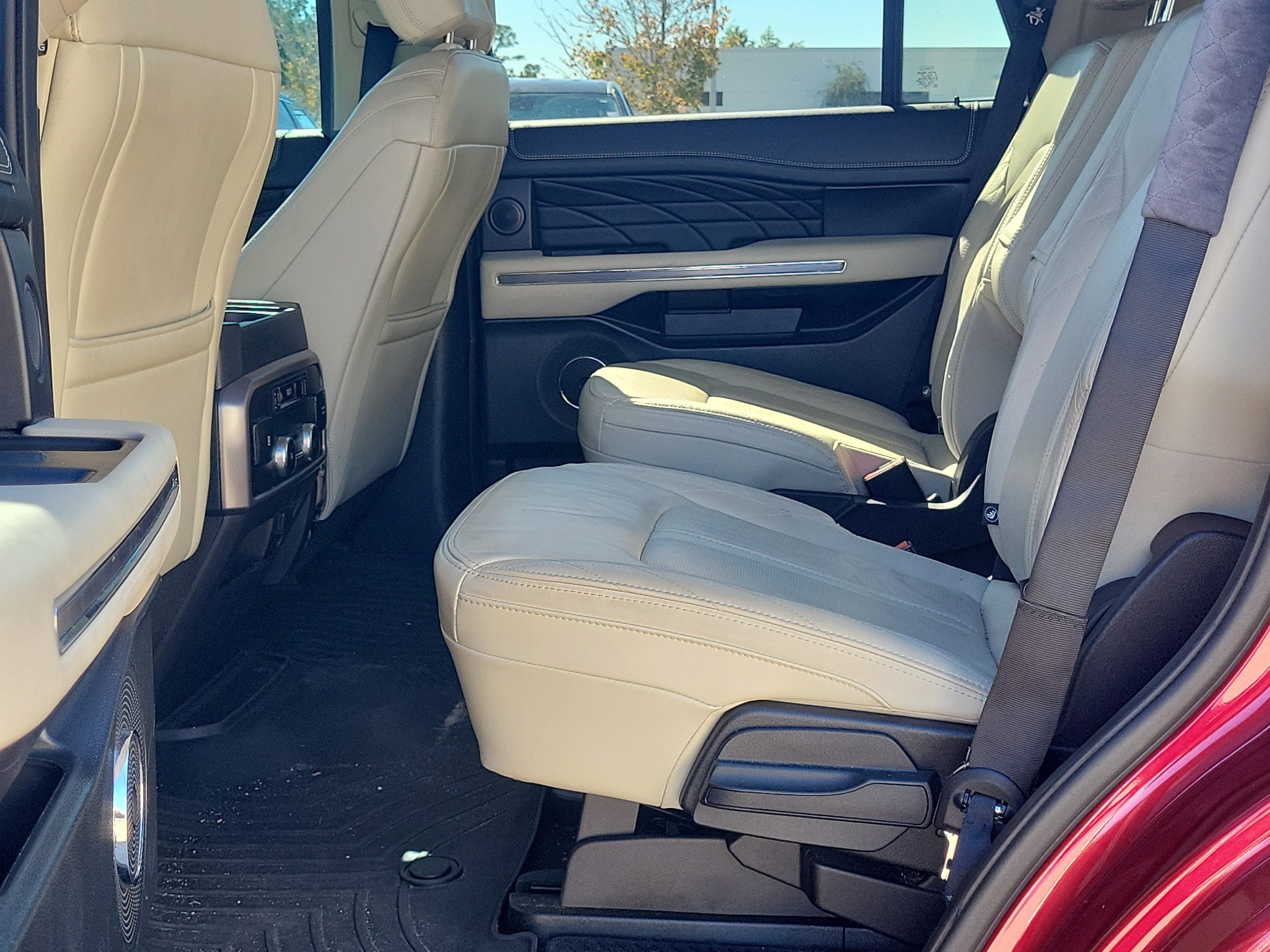 Used 2019 Ford Expedition Platinum image 10