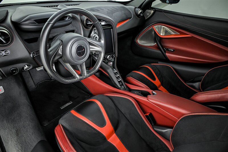 Used 2018 McLaren 720S RWD image 16