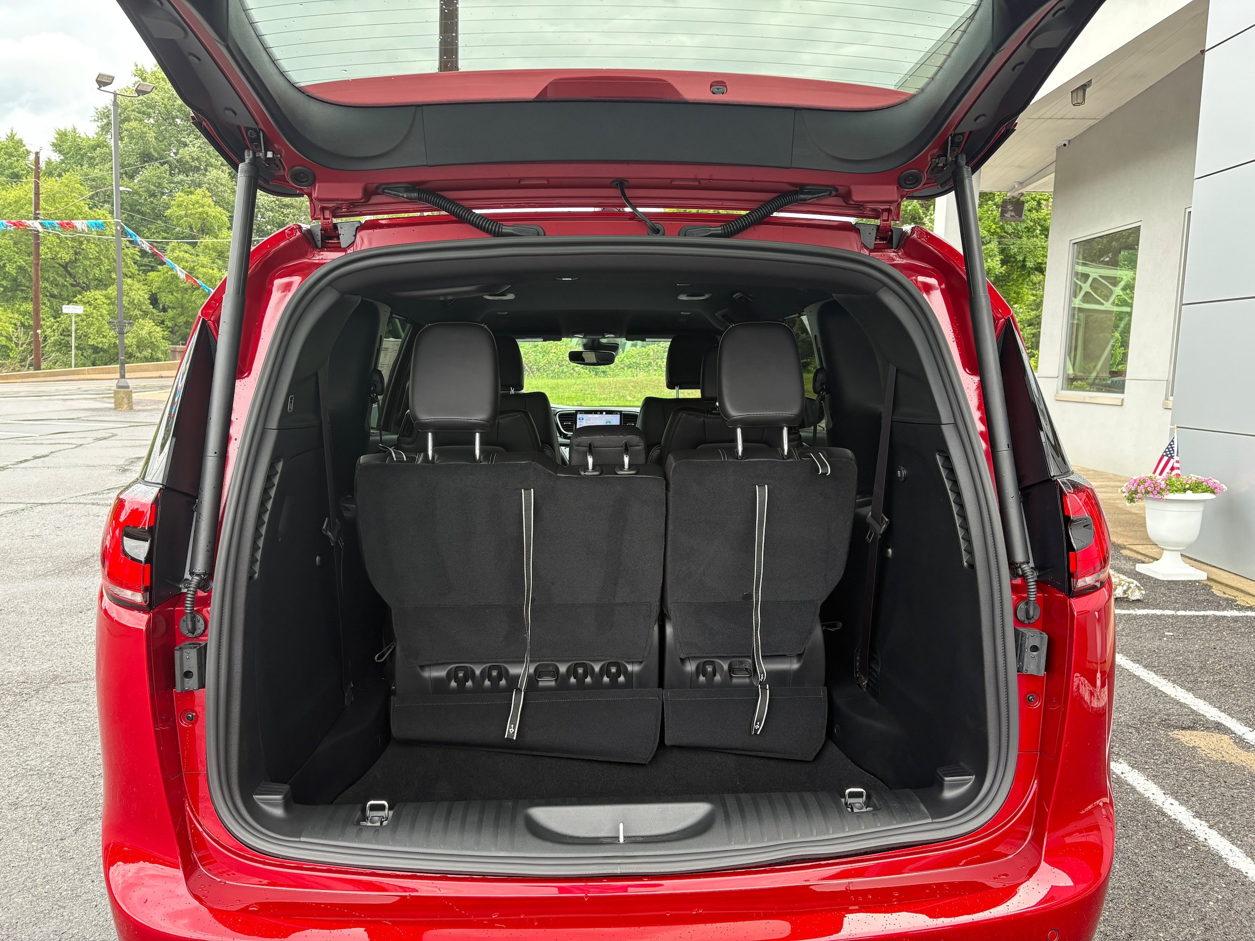 New 2027 Chrysler Pacifica Select AWD/4WD image 11