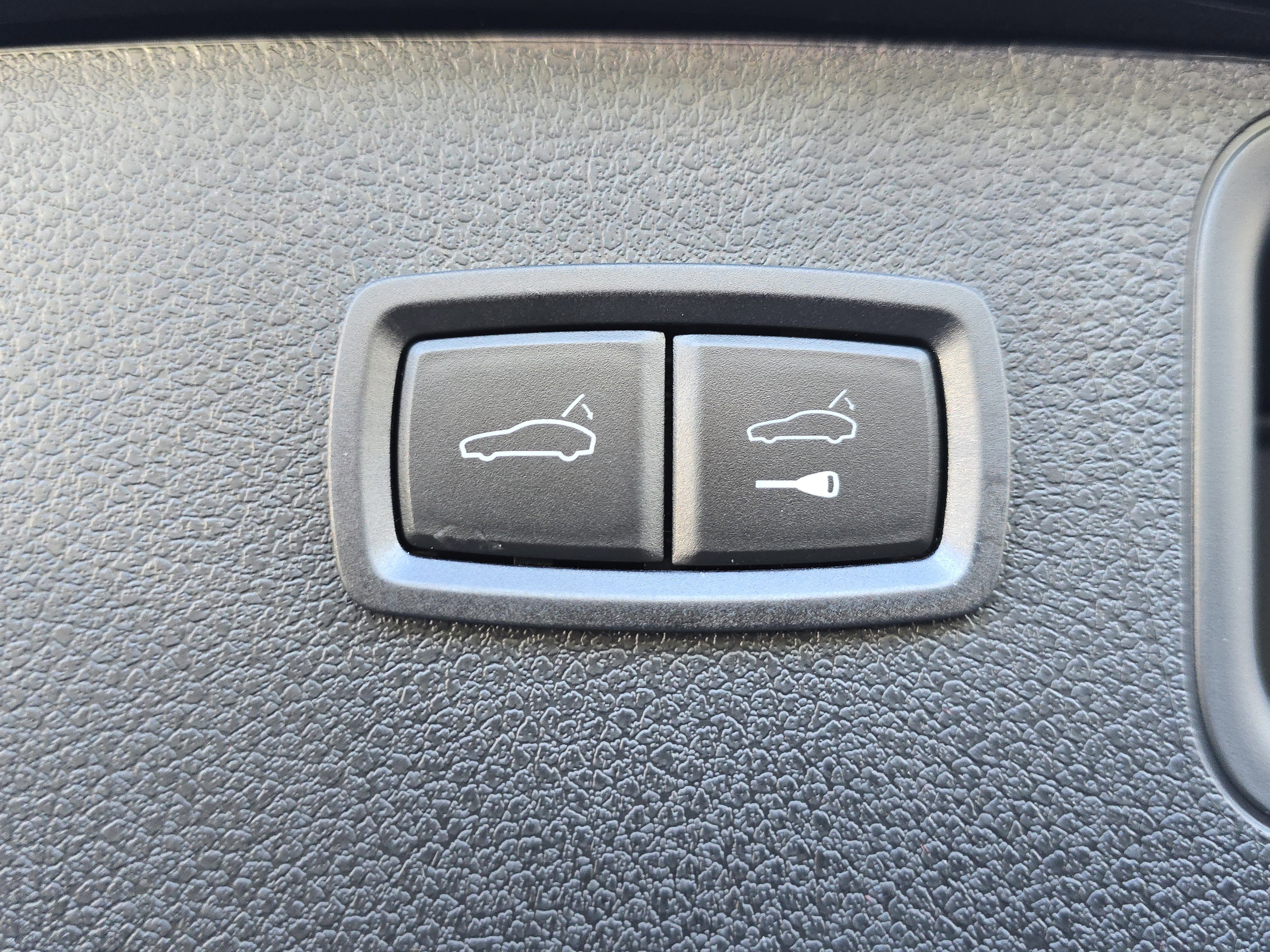 New 2026 Porsche Macan image 17