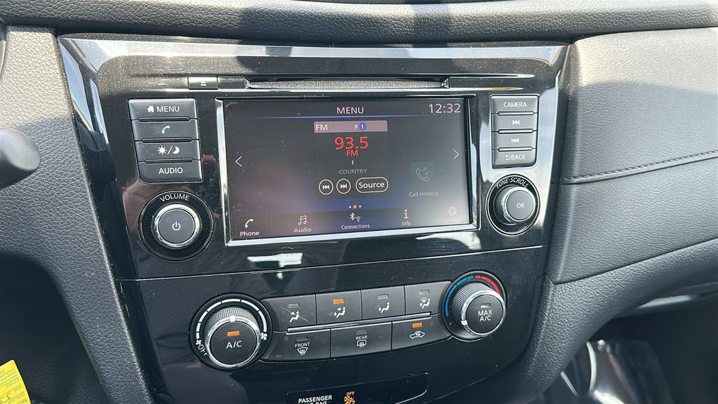 Used 2018 Nissan Rogue S AWD/4WD image 19
