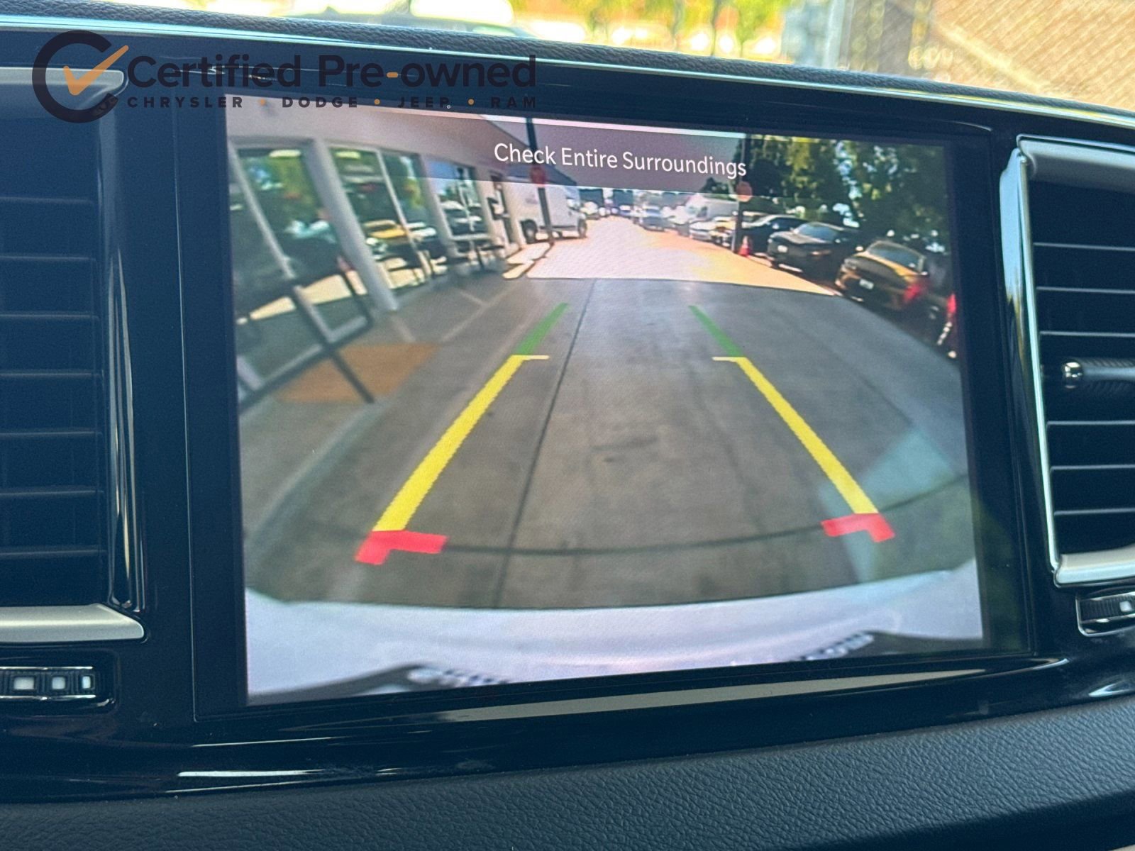 Used 2022 Chrysler Pacifica Touring-L FWD image 21