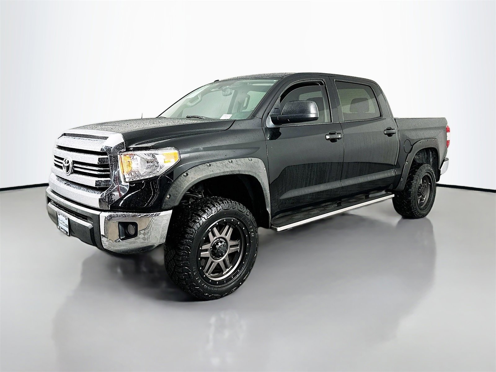 Used 2016 Toyota Tundra SR5 w/ SR5 Upgrade Package image 3