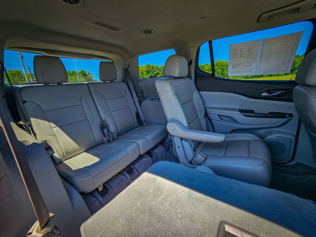 Used 2020 GMC Acadia SLT w/ LPO, Floor Liner Package FWD image 40