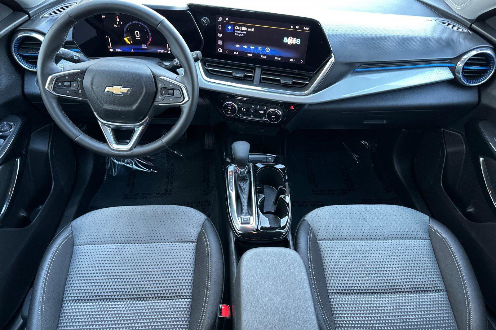 Used 2025 Chevrolet Trax LT w/ LT Convenience Package image 12