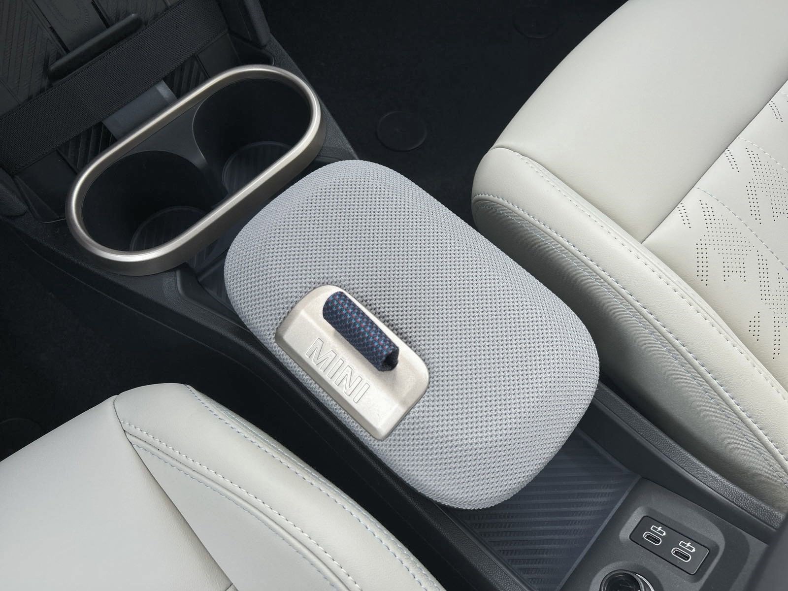 Certified 2025 MINI Cooper 2-Door Hardtop image 32